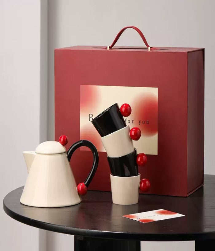 Mug-nificient Designs (Set of 4 cups & 1 Kettle)