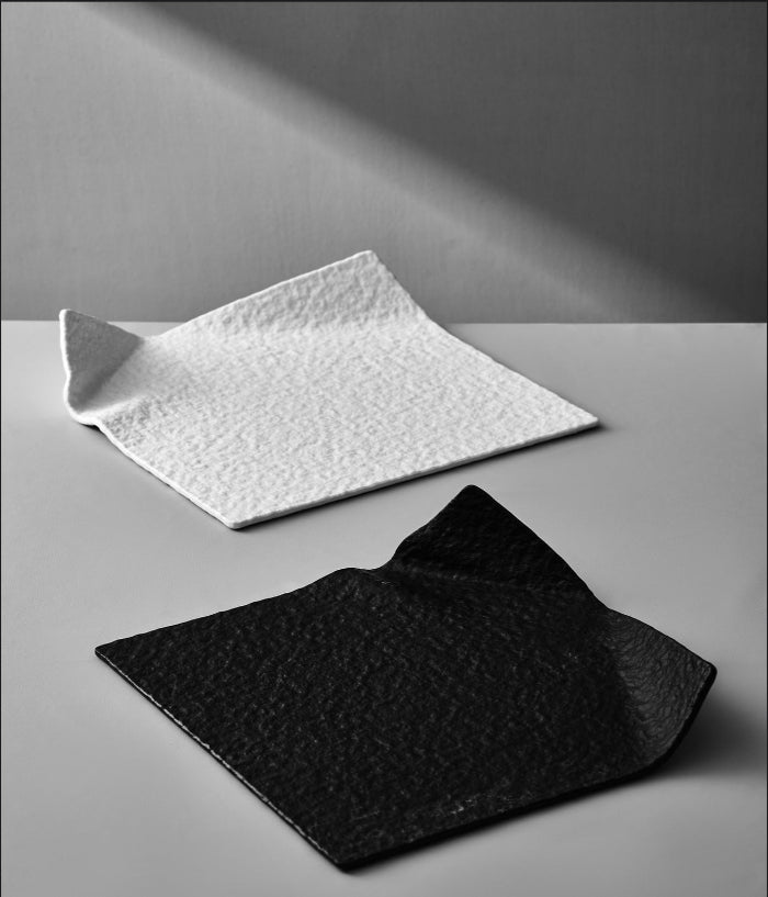 The Coast Ceramic Serving Plate – Black and White Set