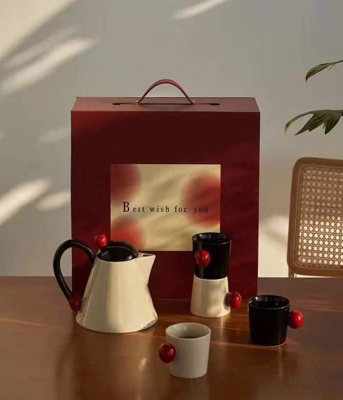 Mug-nificient Designs (Set of 4 cups & 1 Kettle)